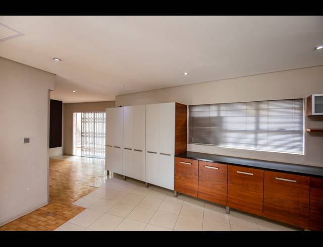 3 BEDROOM HOUSE FOR SALE IN OVERPORT